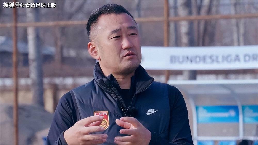 关于山度士主力中卫因停赛禁赛，影响战术布置的信息